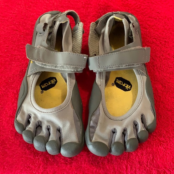 vibram toe shoes sale